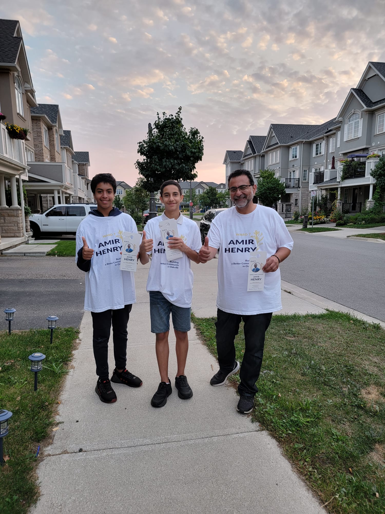 Amir Henry canvassing with volunteers